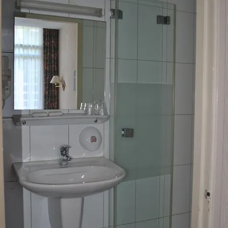 アウル ホテル 3*